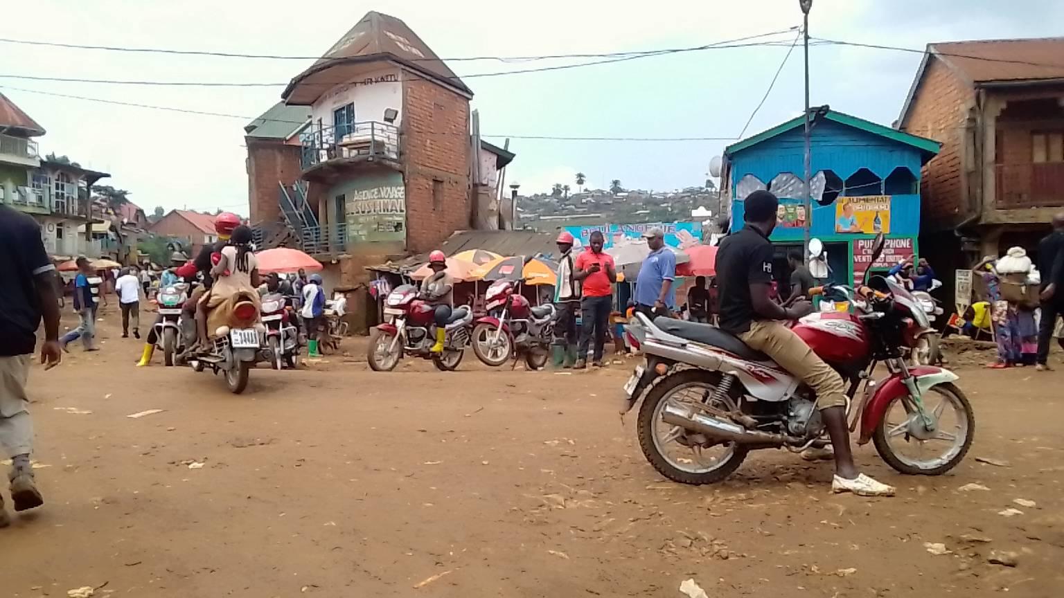 motocyclistes-Kamituga-Mwenga