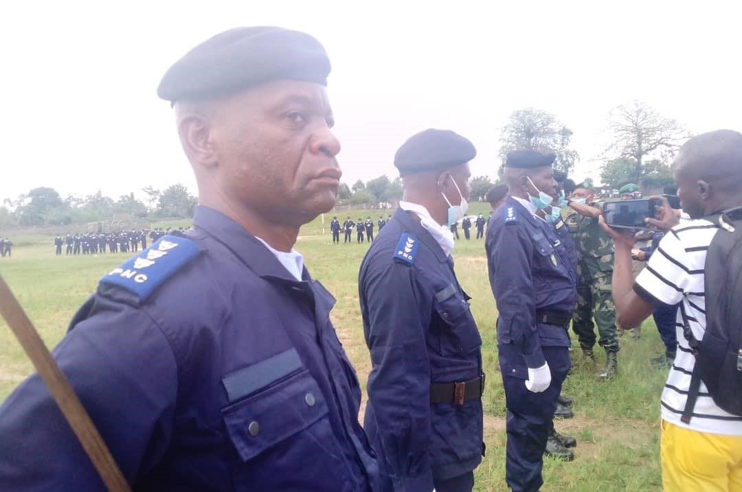 officiers-5060685